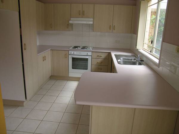 TERRIFIC TOWNHOUSE Picture 3