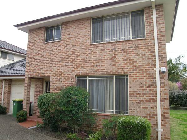 TERRIFIC TOWNHOUSE Picture 1