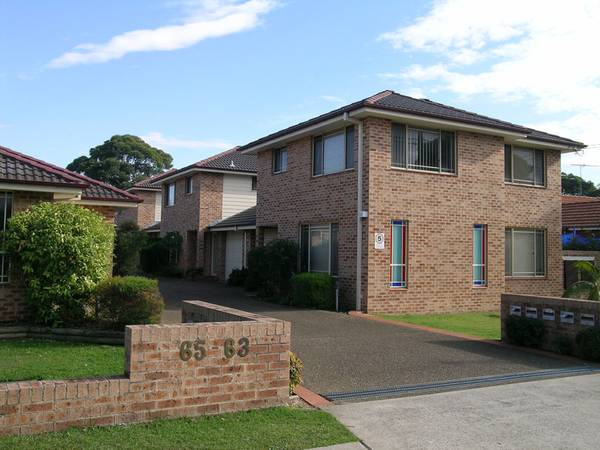 TERRIFIC TOWNHOUSE Picture 2