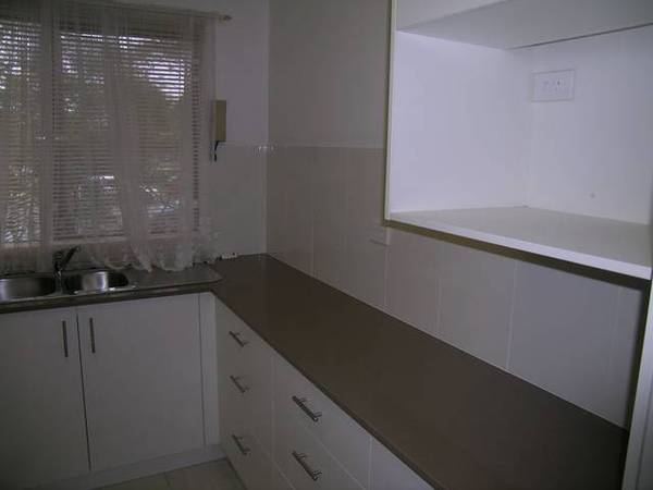 2 BEDROOM UNIT - KIRRAWEE Picture 2