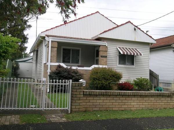 DON'T BE DECEIVED FROM THE FRONT Picture 1