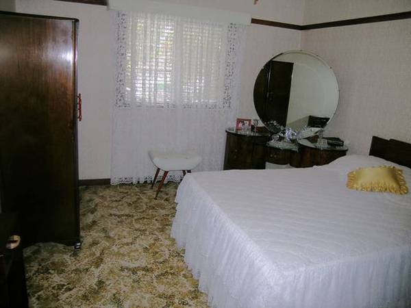 DON'T BE DECEIVED FROM THE FRONT Picture 2