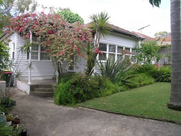 QUIET CUL-DE-SAC Picture 2