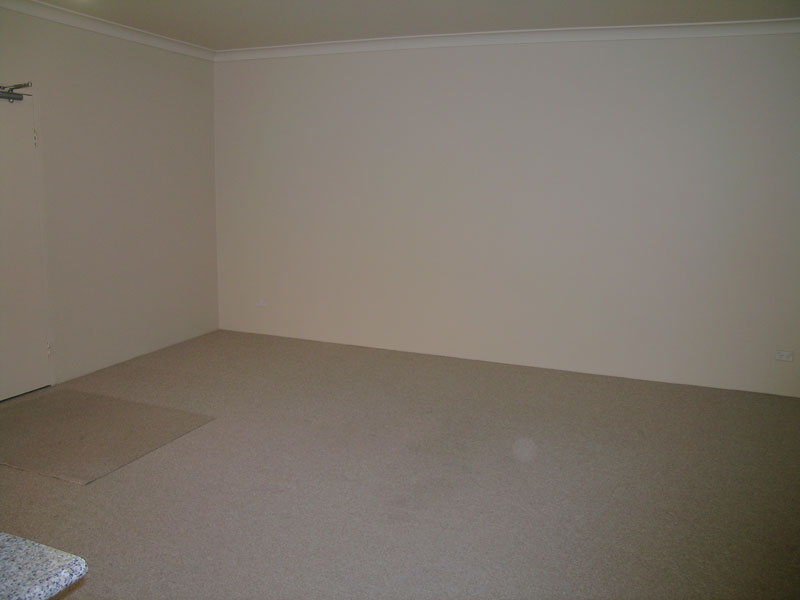 CARINGBAH - 2 BEDROOM UNIT Picture 3