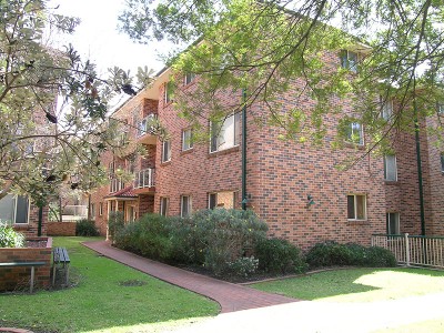 CARINGBAH - 2 BEDROOM UNIT Picture