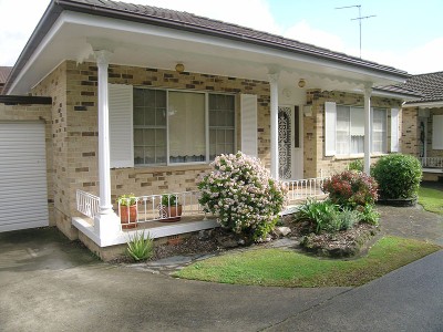 SOUTH HURSTVILLE - 3 BEDROOM VILLA Picture SOUTH HURSTVILLE - 3 BEDROOM VILLA Picture