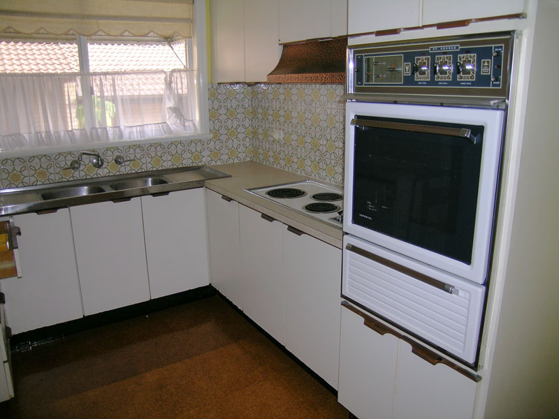 SOUTH HURSTVILLE - 3 BEDROOM VILLA Picture 3