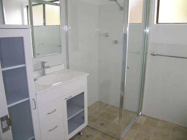 SEMI GROUND FLOOR GLAMOUR Picture 1