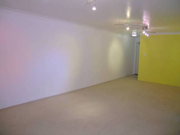 SEMI GROUND FLOOR GLAMOUR Picture 2