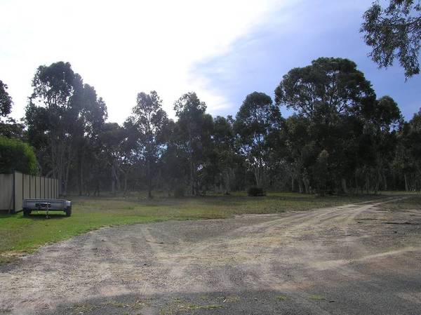 JUST A SHORT STROLL FROM THE BEACH Picture 1