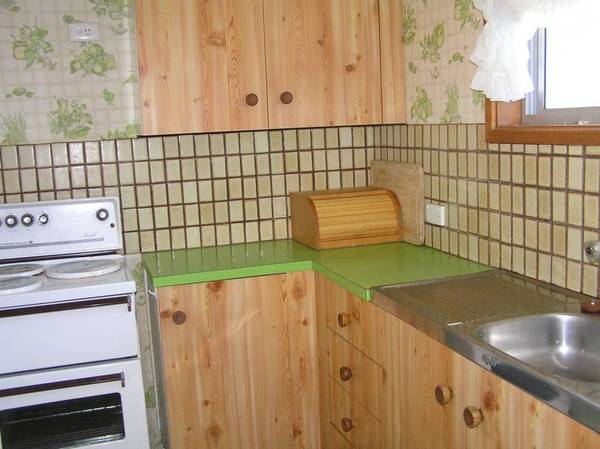 LESS THAN 100 MTRES FROM THE BEACH... Picture 3