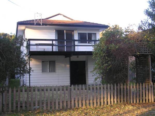 LESS THAN 100 MTRES FROM THE BEACH... Picture 1