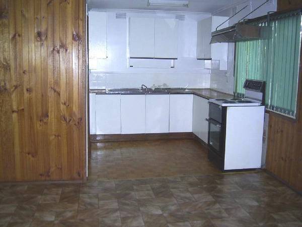 Stroll To The Bay Picture