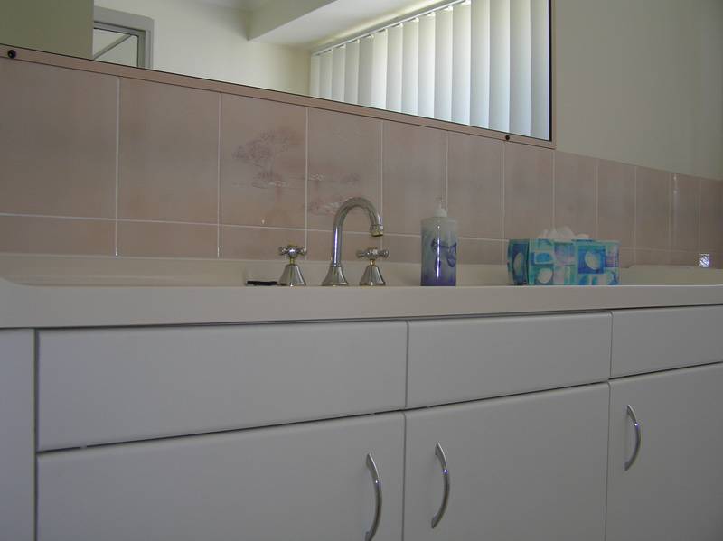 ATTENTION FIRST HOME BUYERS, INVESTORS, RETIREES!! Picture 3