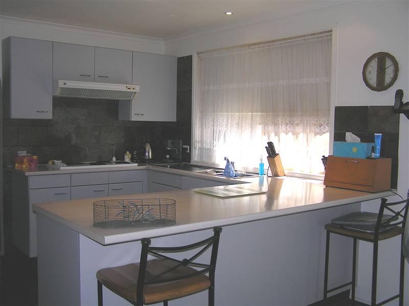 ATTENTION FIRST HOME BUYERS, INVESTORS, RETIREES!! Picture 2