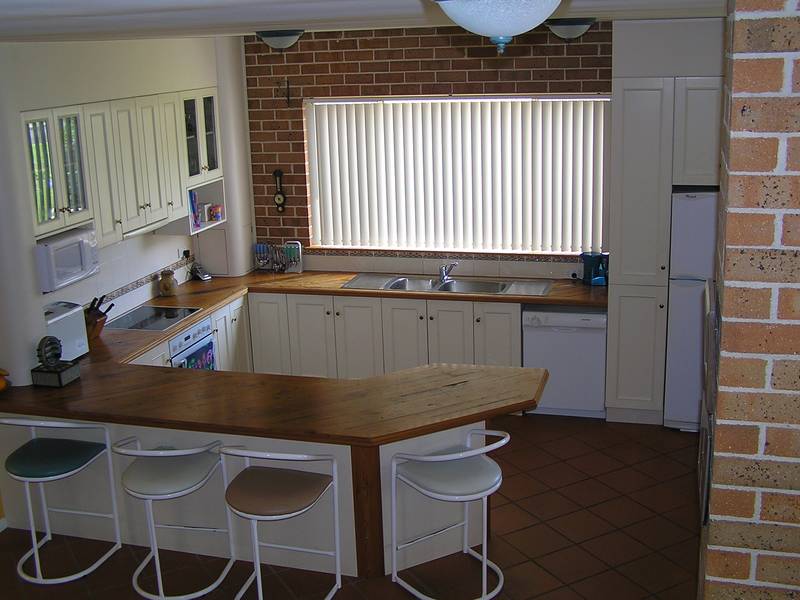 EXCELLENT LOCATION...UNIQUE DESIGN Picture