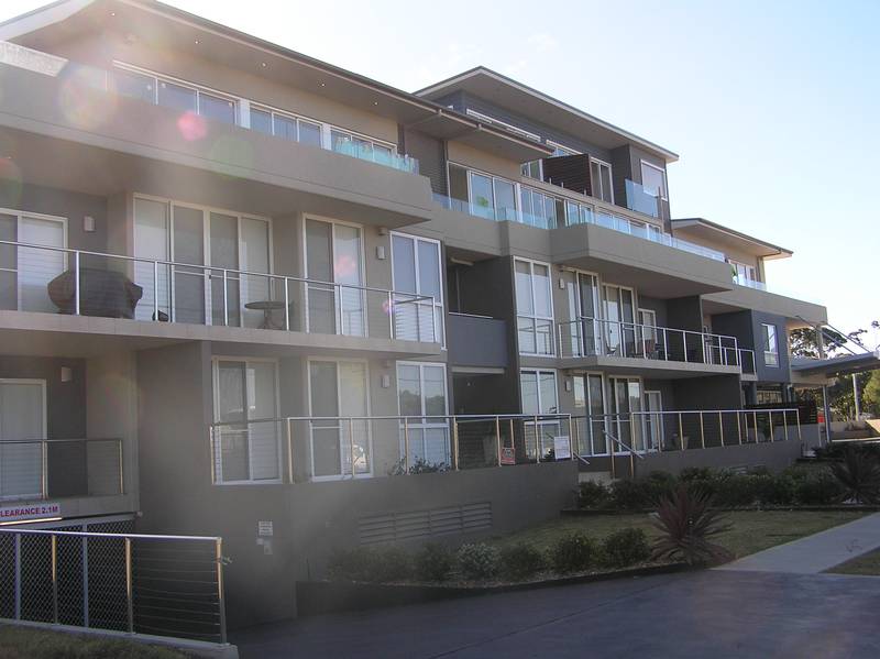 LUXURIOUS BEACH SIDE APARTMENTS Picture 1