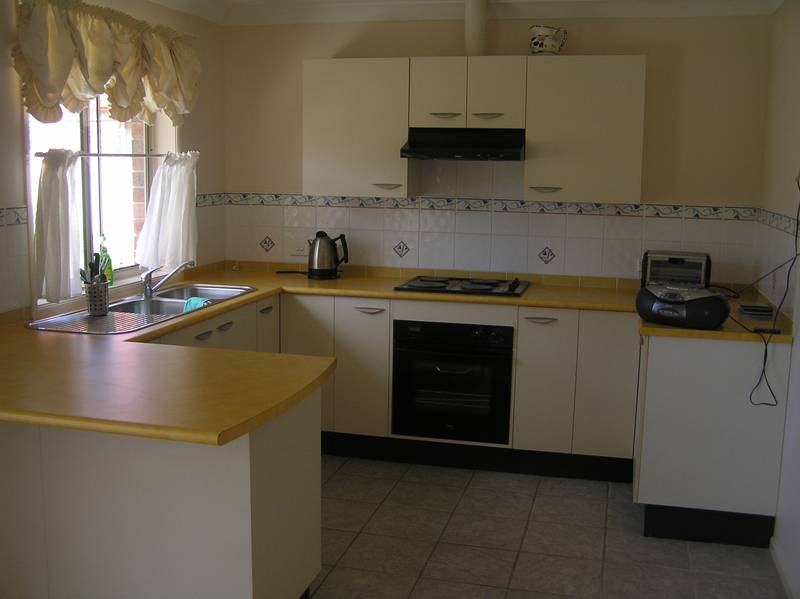 Centrally located Picture