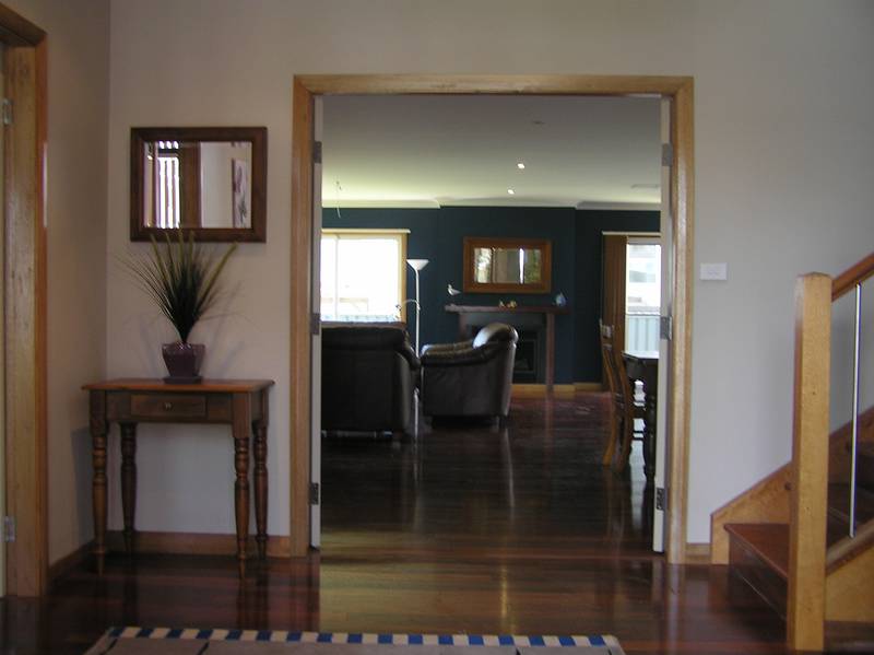 Executive living at its Finest! Picture 1