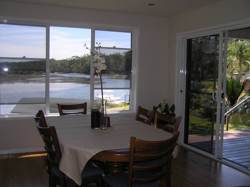 TRANQUIL WATER FRONT LOCATION Picture 3