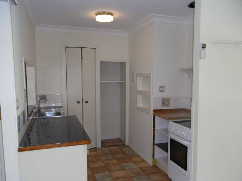 AFFORDABLE BEACH HOUSE Picture 3