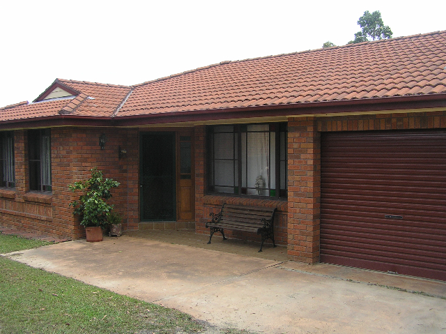 FABULOUS FOUR BEDROOM VALUE Picture 1