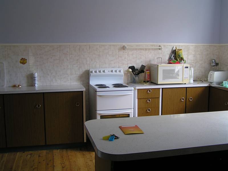 Close to School & Shops Picture