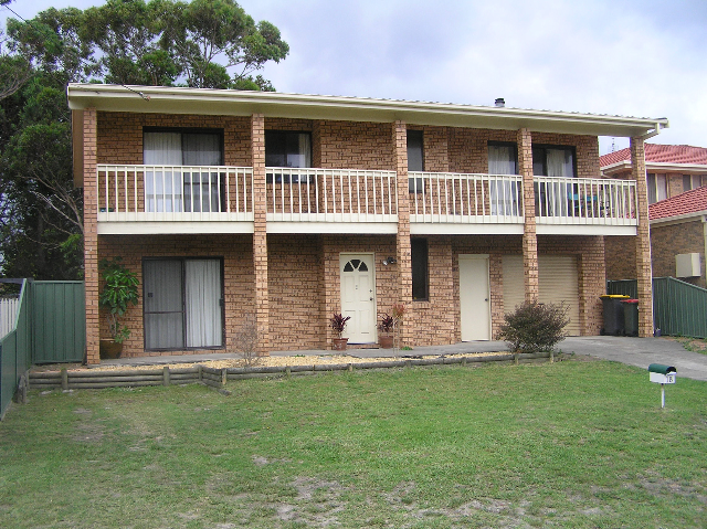 JUST TWO STREETS TO PARADISE......... Picture 1