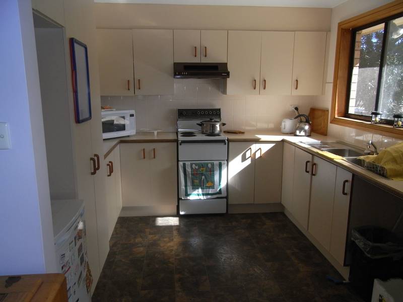 JUST TWO STREETS TO PARADISE......... Picture 3