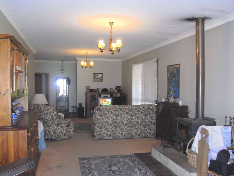 RURAL LIFESTYLE BY THE BEACH Picture 2