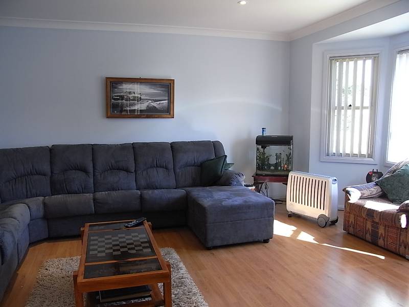 GREAT VALUE FAMILY LIVING Picture 3