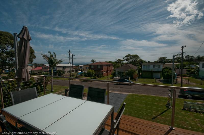 STUNNING COASTAL HOME Picture 2