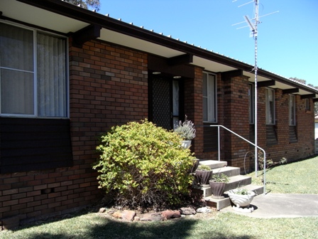 HUGE BLOCK LESS THAN 100 METRES FROM THE WATERFONT Picture 1