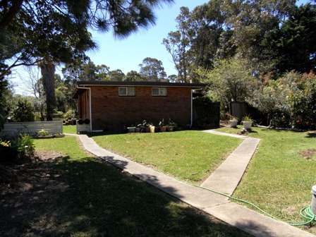 HUGE BLOCK LESS THAN 100 METRES FROM THE WATERFONT Picture 3