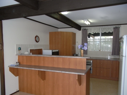 HUGE BLOCK LESS THAN 100 METRES FROM THE WATERFONT Picture 2