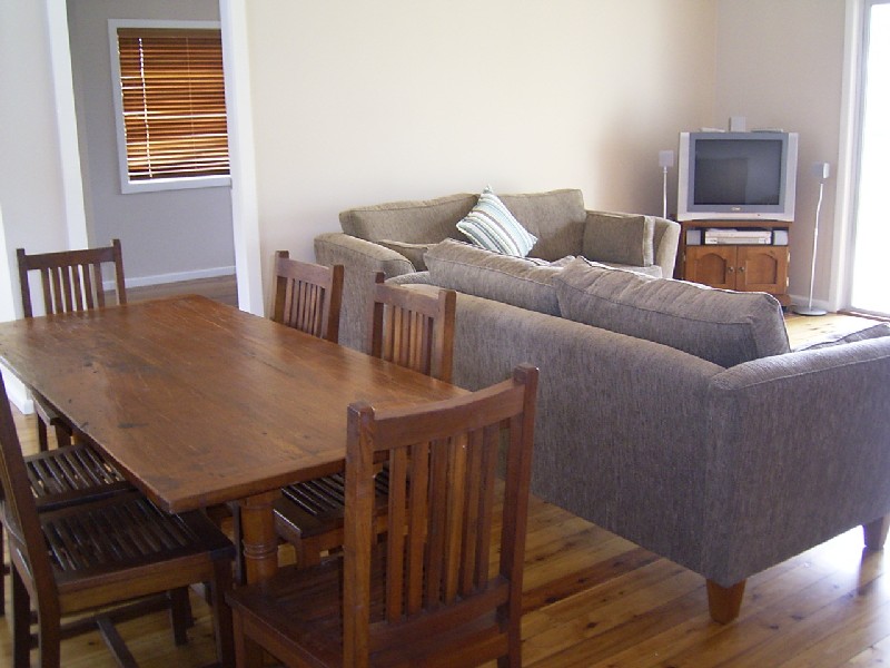 OPPOSITE THE BEACH Picture 3