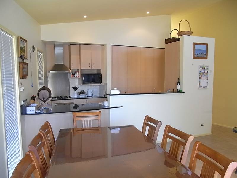 LOVELY OUTLOOK TO THE BAY Picture 1