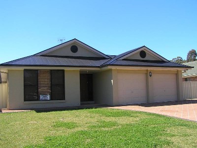 STUNNING FAMILY HOME Picture