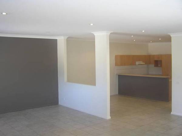 MODERN APARTMENT BUILT ON A GRAND SCALE Picture 2