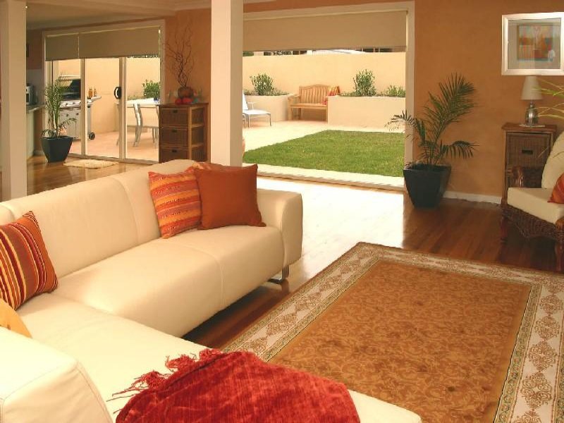 The Cafe On The Beach Picture 3