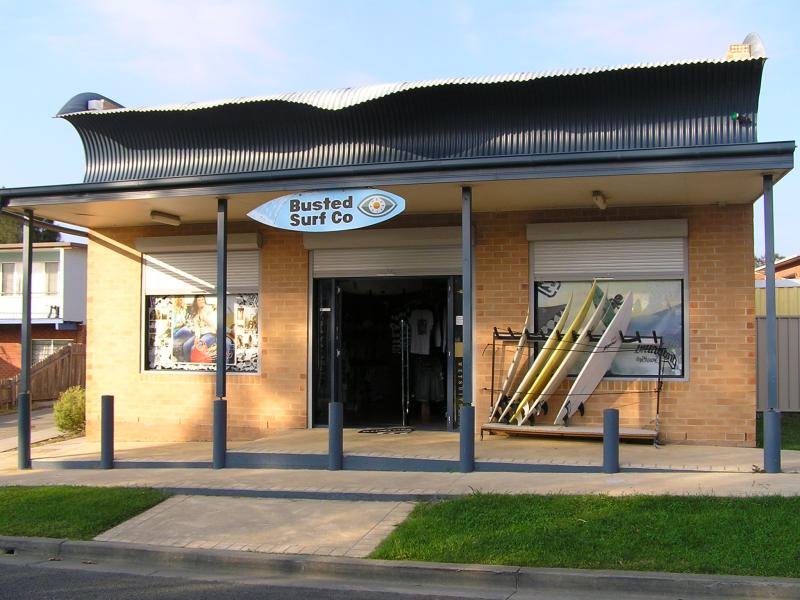 BUSTED SURF CO Picture 1