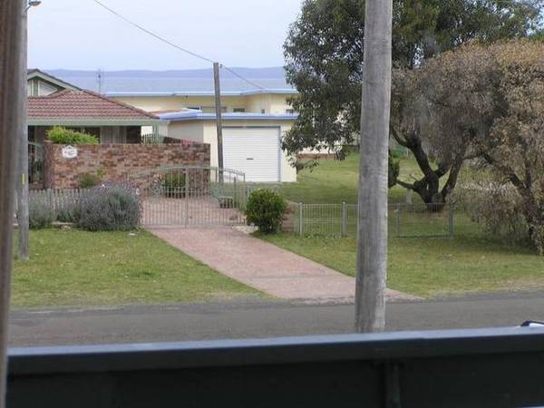 OPPOSITE THE BEACH Picture 3