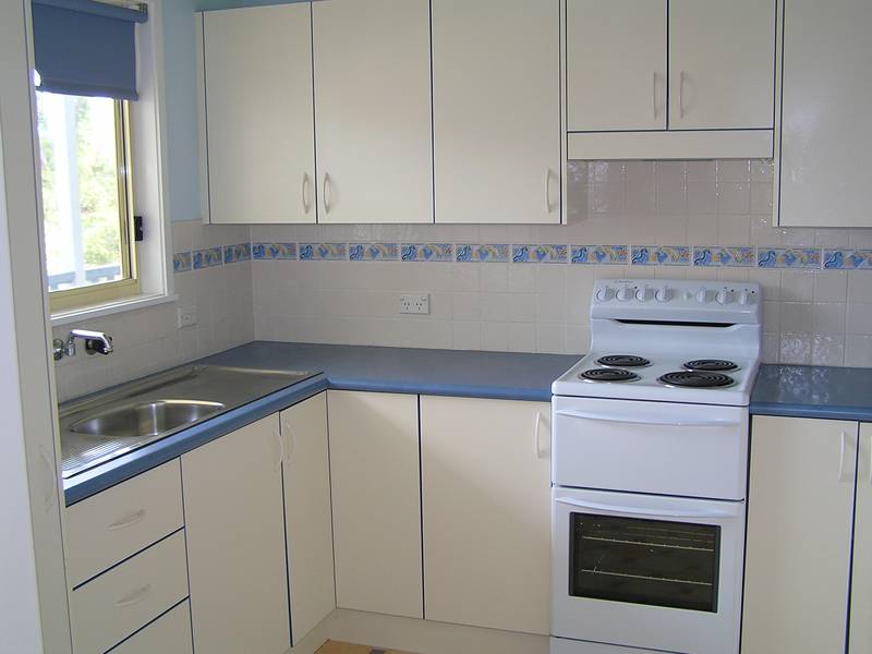 FIVE BEDROOMS PLUS A RUMPUS ROOM Picture 2