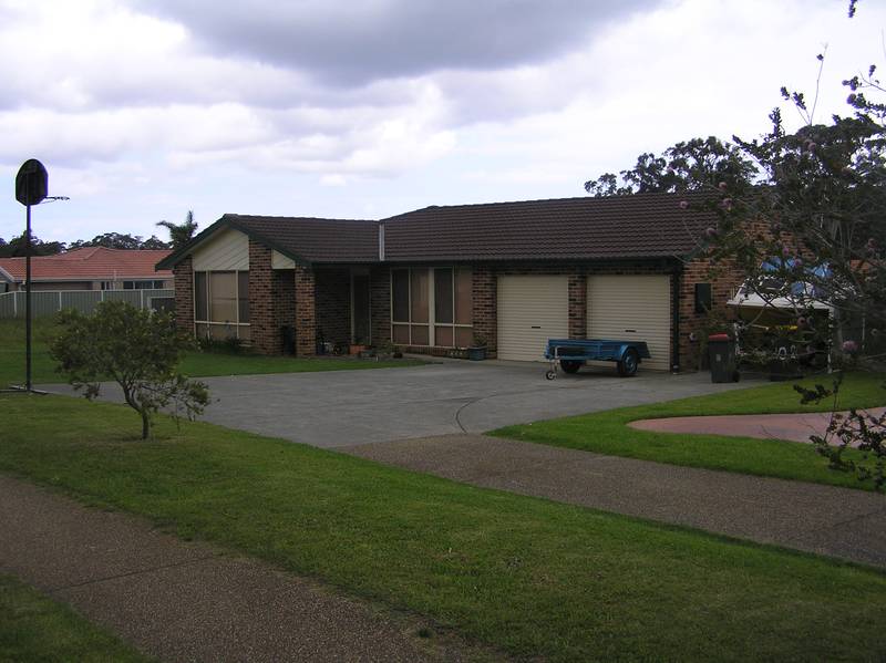 Large Family Home Picture 1