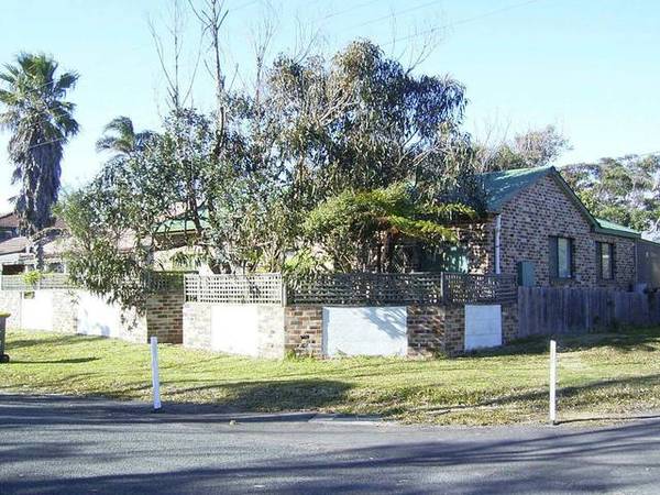 OPPOSITE THE BEACH Picture 1