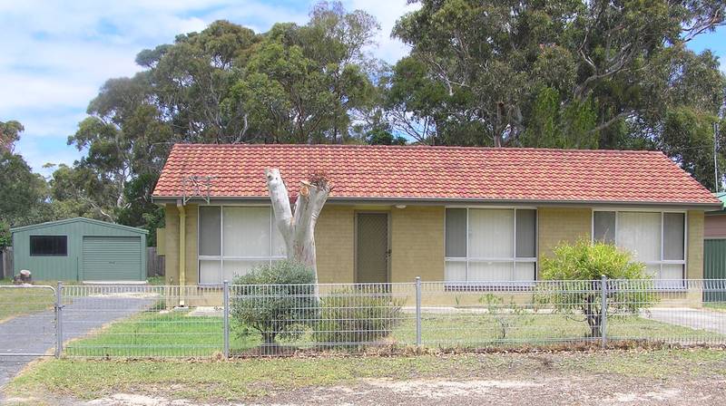 Neat as a pin Picture 1