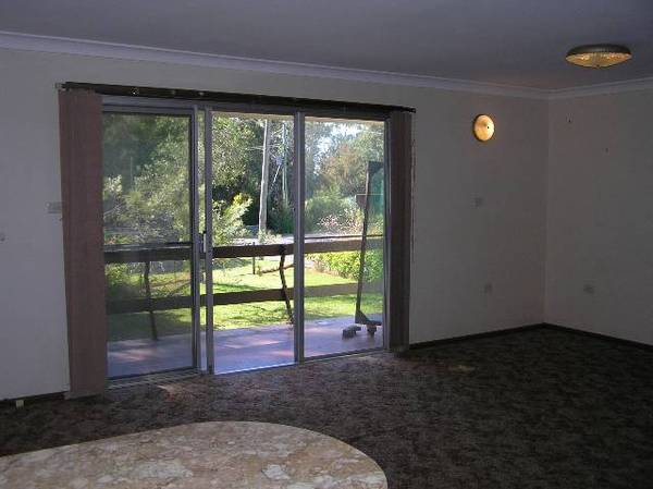 HUGE BLOCK, OPPOSITE WATER FRONT RESERVE Picture 3