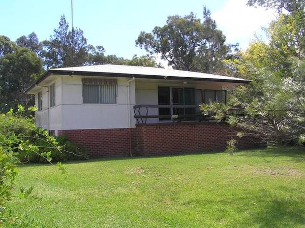 HUGE BLOCK, OPPOSITE WATER FRONT RESERVE Picture 1