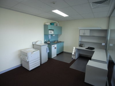 CONTEMPORARY STYLE OFFICE SUITE Picture 3