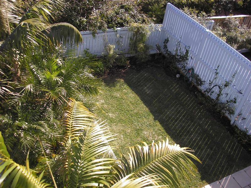 STUNNING TOWNHOUSE Picture 3